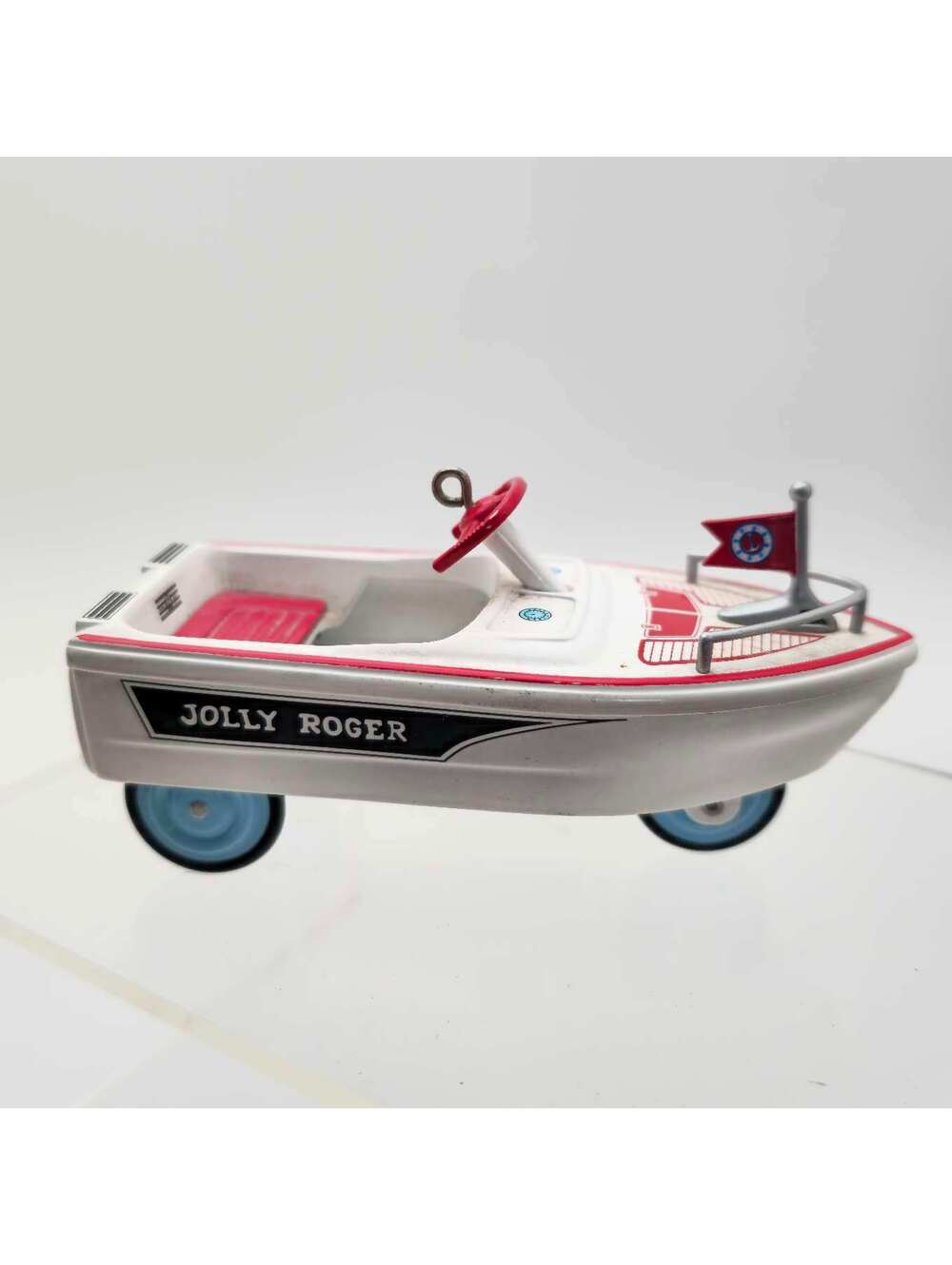 Hallmark 1999 Vintage 1968 Murray Jolly Roger Flagship Ornament
